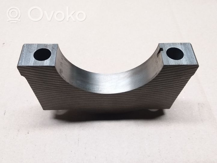 Volkswagen Golf V Supporto dell’albero motore 021S