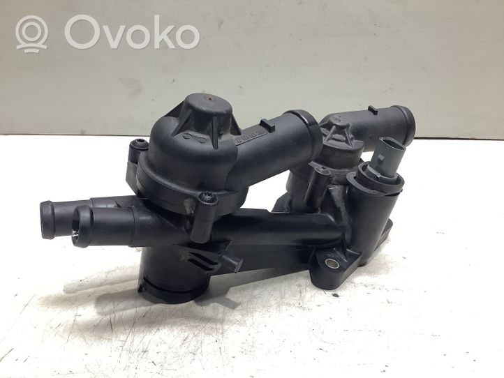 Volkswagen PASSAT B7 Termostat / Obudowa termostatu 03C121111AH