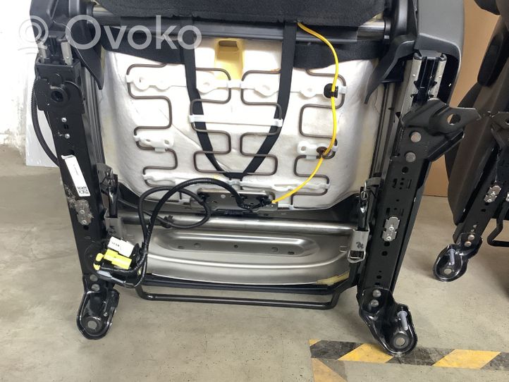 Toyota Yaris Fotele / Kanapa / Komplet 