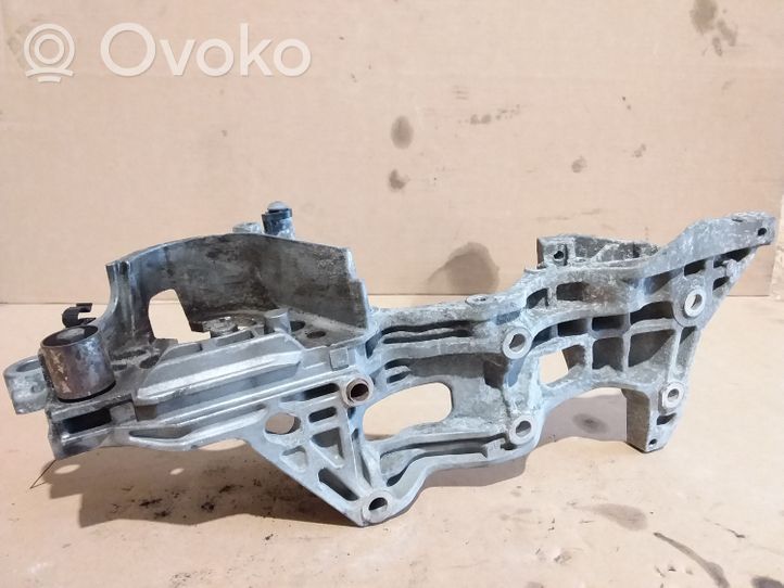 Audi A4 S4 B8 8K Кронштейн генератора 04L903143B