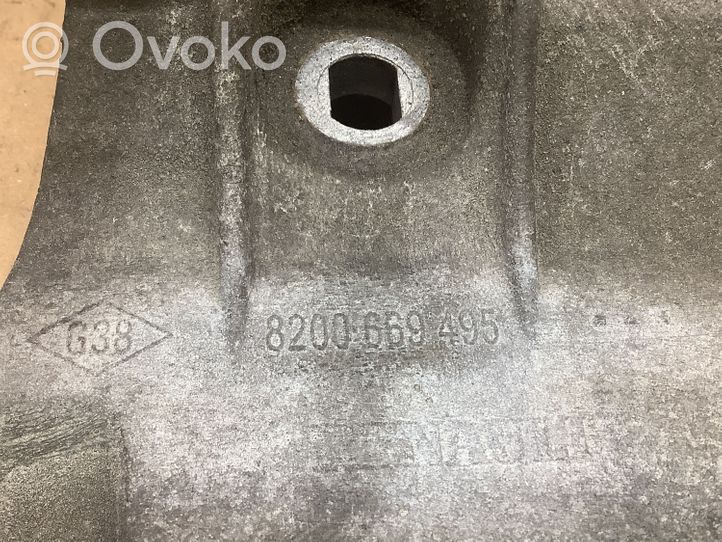 Nissan Qashqai Generatoriaus kronšteinas 8200669495