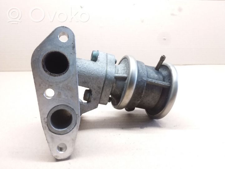 Volkswagen PASSAT B5.5 Valvola EGR 066131101