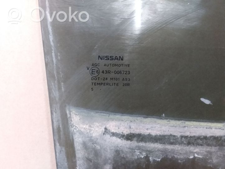 Nissan Juke I F15 Pagrindinis galinių durų stiklas 