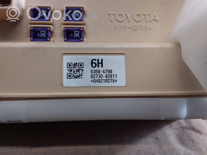 Toyota RAV 4 (XA40) Modulo fusibile 8273042811