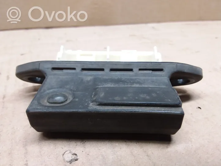 Toyota RAV 4 (XA40) Tailgate opening switch 