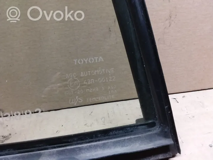 Toyota RAV 4 (XA40) Szyba karoseryjna drzwi tylnych 