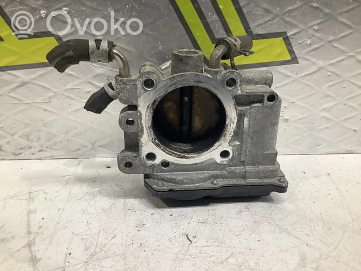 Toyota Avensis T250 Droselinė sklendė 2203028050