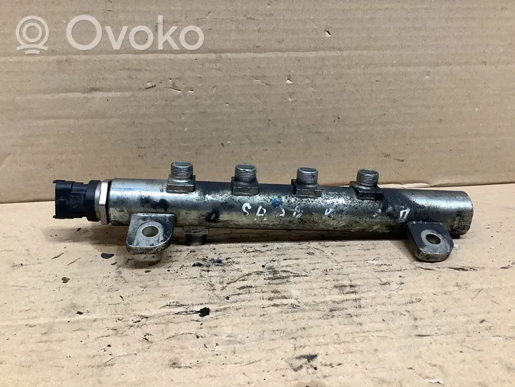 Saab 9-3 Ver2 Regulator ciśnienia paliwa 0445214171