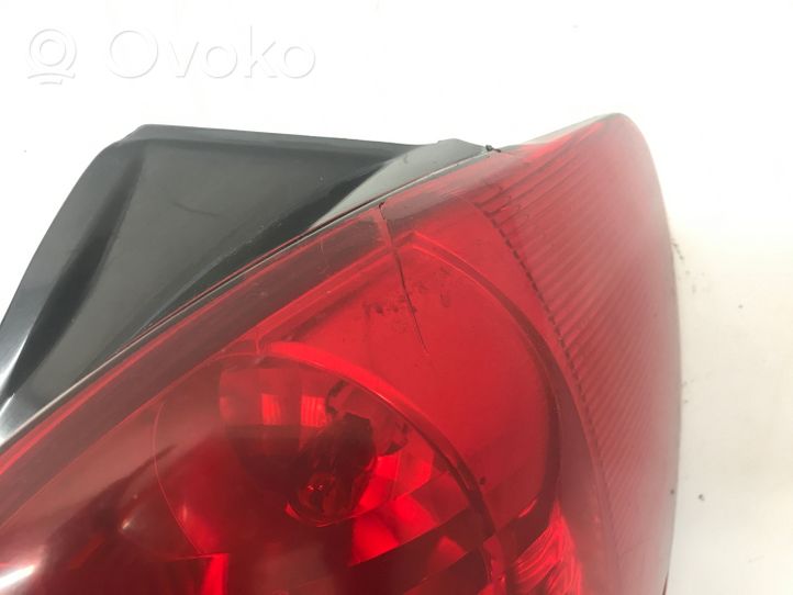 Toyota Corolla Verso E121 Задний фонарь в кузове 