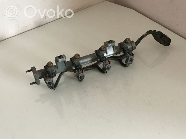 Hyundai Getz Injektoren Einspritzdüsen Satz Set 3531022600