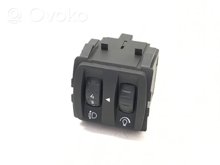 Renault Twingo II Headlight level height control switch 8200095495D