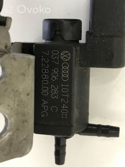 Volkswagen Polo Turboahtimen magneettiventtiili 037906283C