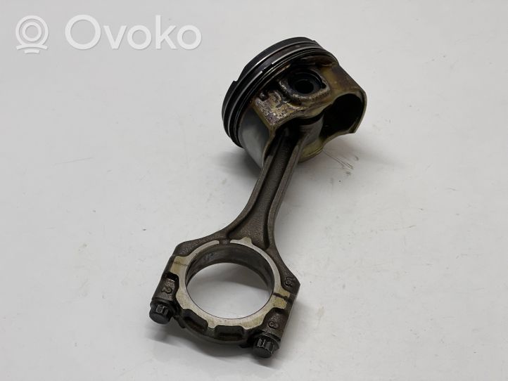 Hyundai Veloster Piston avec bielle 104PC30