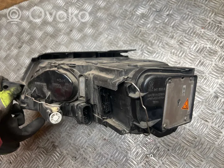 Volkswagen PASSAT B6 Lampa przednia 3C0941752K