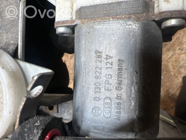 Ford Mondeo MK IV Mécanisme de lève-vitre avec moteur 0130822287