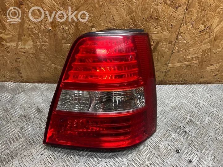 KIA Sorento Lampa tylna 9243E5