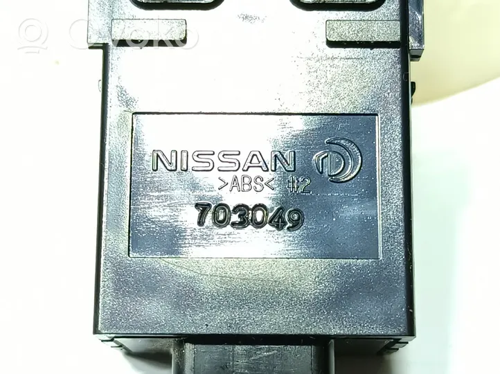Nissan Micra K14 Autres commutateurs / boutons / leviers 