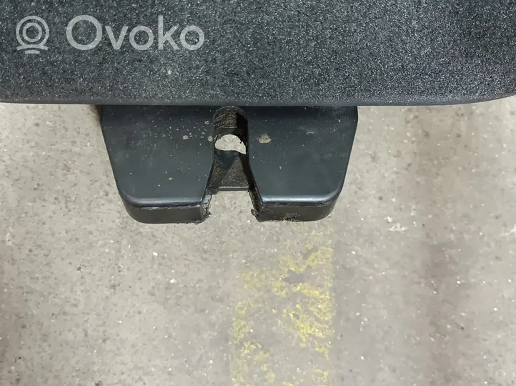 Volvo V50 Takaluukun ulkopuolinen lukko 