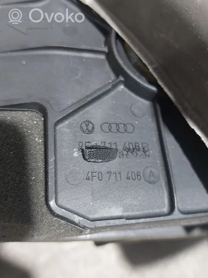 Audi A6 S6 C6 4F Pavarų perjungimo mechanizmas (kulysa) (salone) 8E0711025
