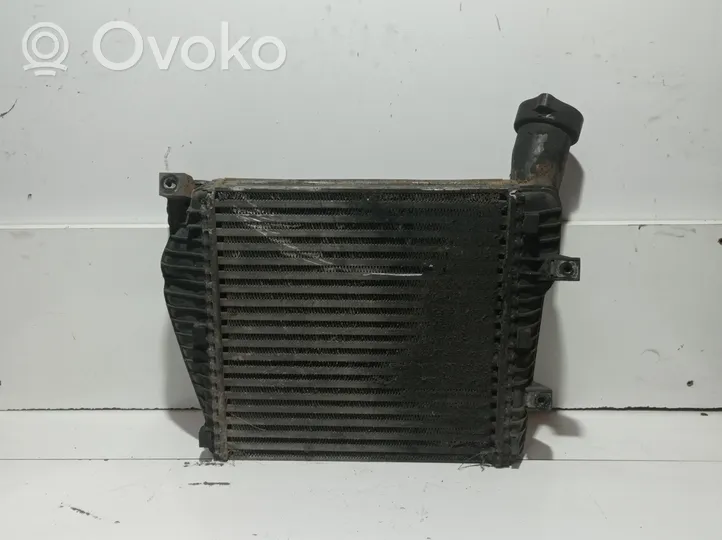 Audi Q7 4L Starpdzesētāja radiators 7L6145803D