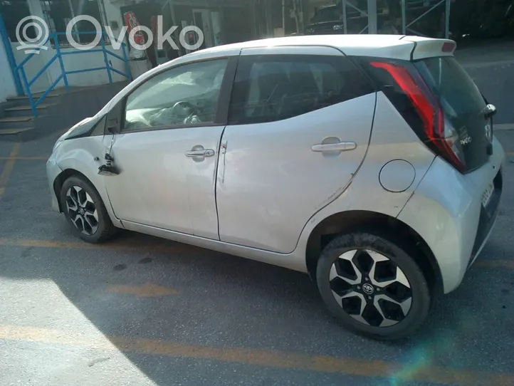 Toyota Aygo AB40 Balkis galinio bamperio 520230H020