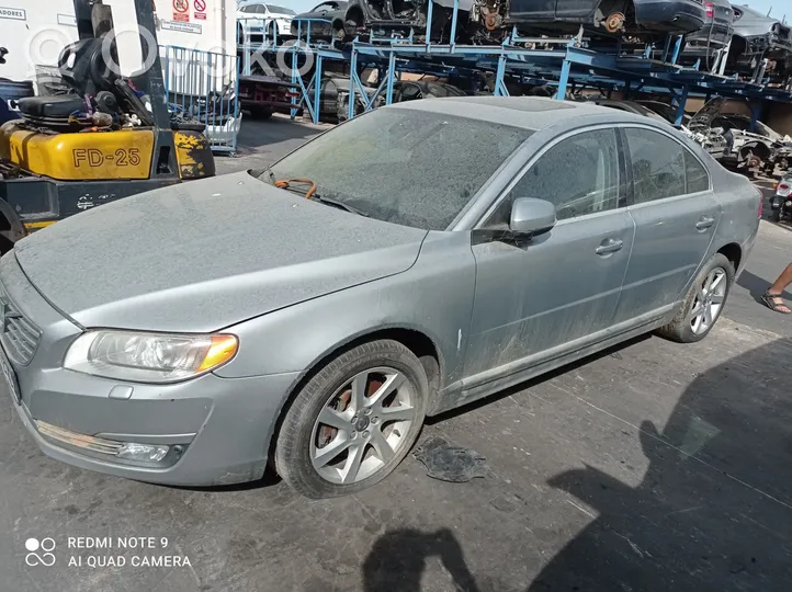 Volvo S80 Drzwi przednie 32228890