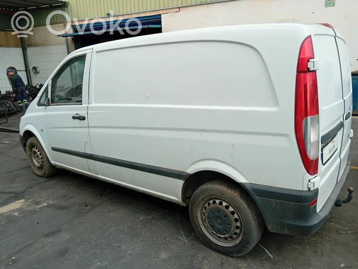 Mercedes-Benz Vito Viano W639 Takatukivarsi A6393503005