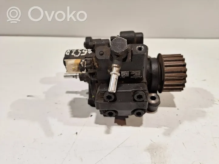 Dacia Duster Fuel injection high pressure pump 8201100115