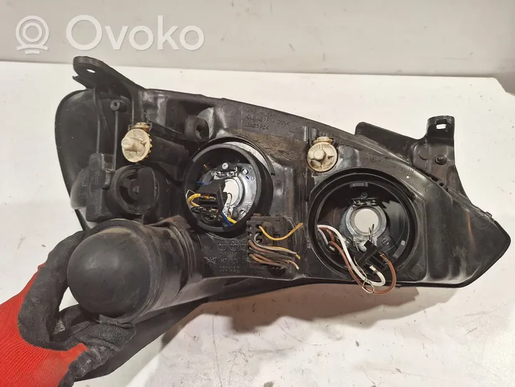 Opel Corsa C Lampa przednia 442-1125