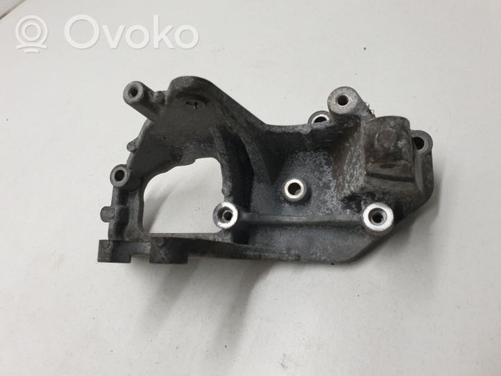 Mitsubishi Outlander Staffa di montaggio della cremagliera dello sterzo 4450A179