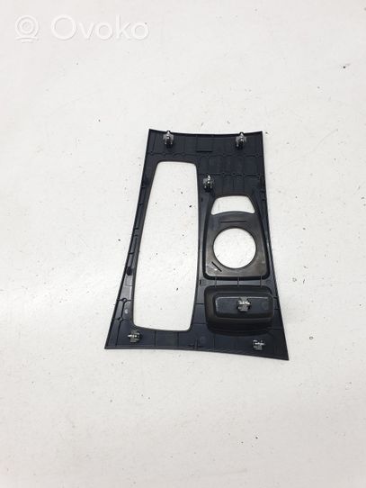 BMW X5 E70 Rivestimento in plastica cornice della leva del cambio 6954947