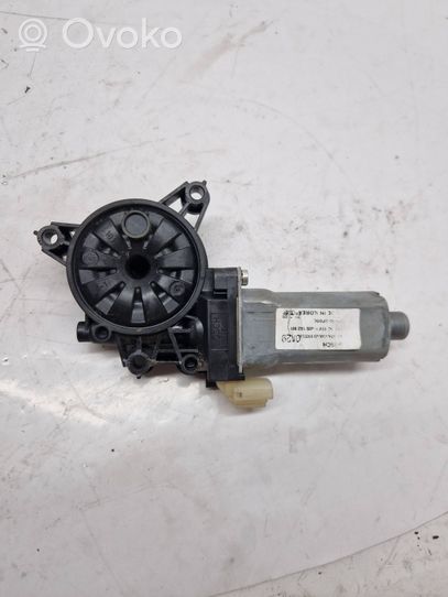 KIA Sorento Front door window regulator motor 