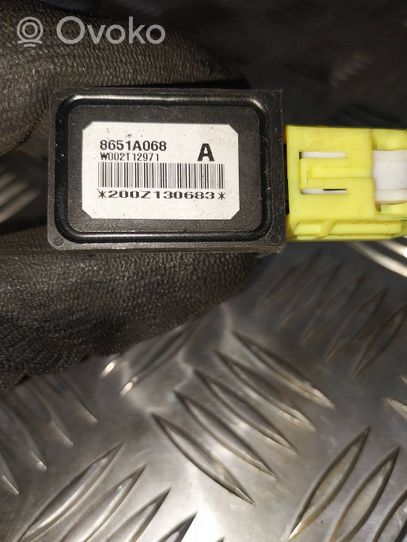 Mitsubishi Pajero Airbag deployment crash/impact sensor 8651A068