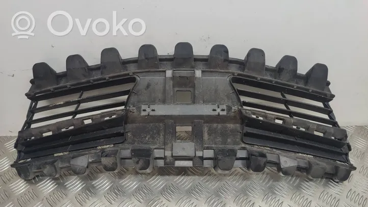 Toyota Verso Grille calandre supérieure de pare-chocs avant 531110F060