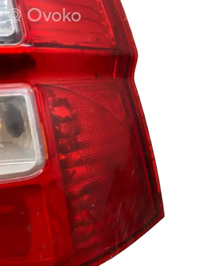 Honda CR-V Aizmugurējais lukturis virsbūvē 