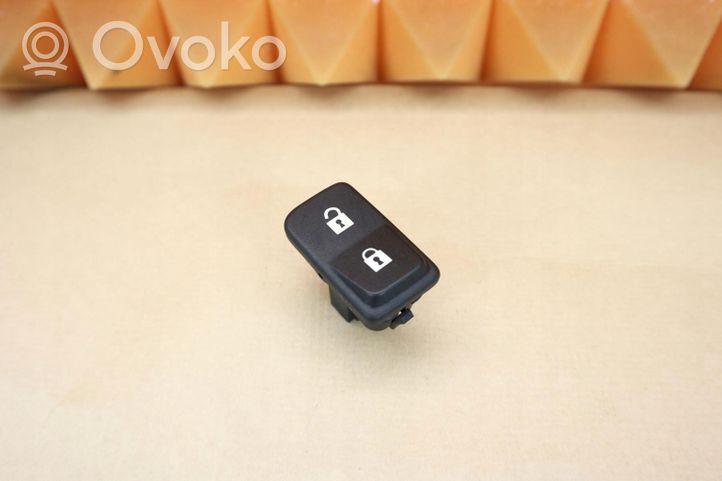 Volvo V50 Central locking switch button 30773333