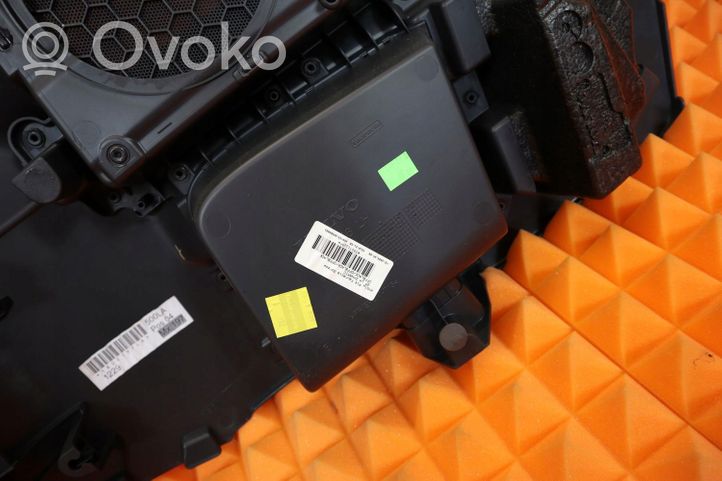 Volvo C30 Panneau de garniture latérale arrière de coupé 