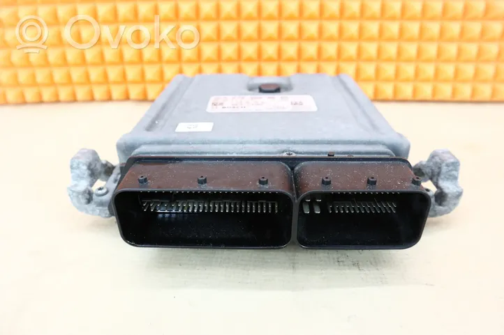 Mercedes-Benz B W246 W242 Unité de commande, module ECU de moteur 2709000600