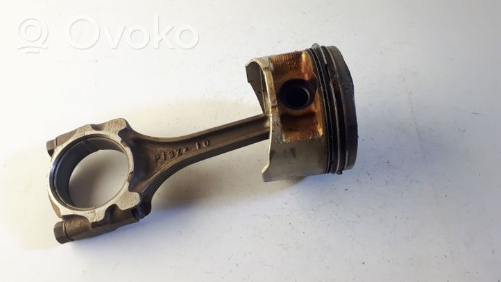 Honda Prelude Piston with connecting rod H22A