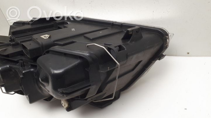 Audi A6 S6 C5 4B Lampa przednia 15591400R