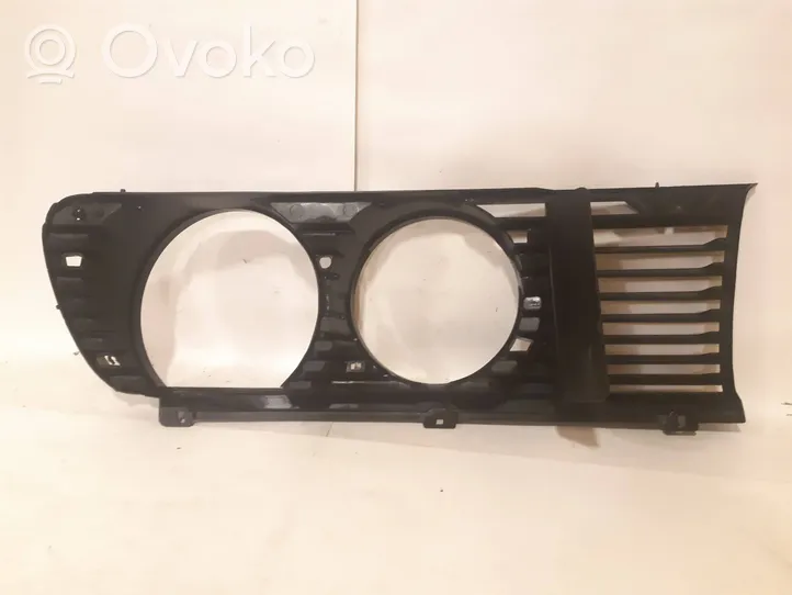 BMW 5 E34 Grille de calandre avant 51131874646