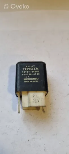 Toyota Avensis T220 Autres relais 9098704002