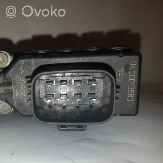 Ford Mondeo MK I Moteur de lève-vitre de porte avant 0130821771