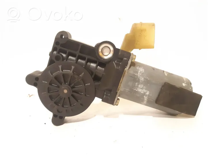 Volvo V70 Front door window regulator motor 0130821760