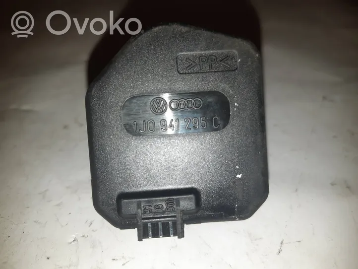 Volkswagen Bora Moteur de réglage du niveau des phares 1J0941295C