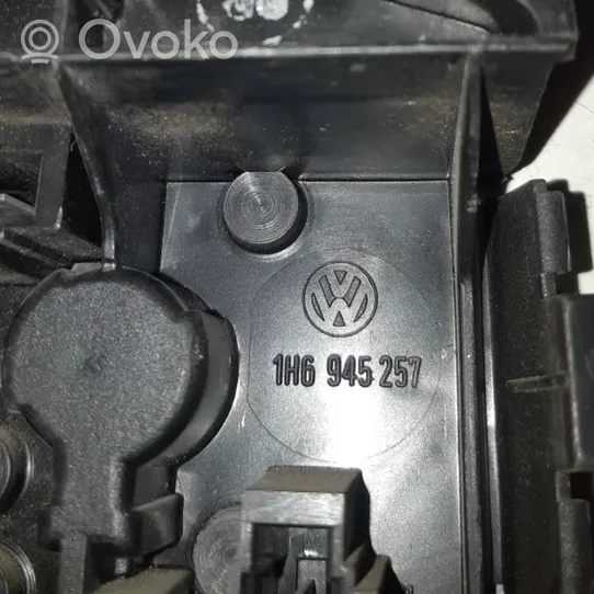 Volkswagen Golf III Porte ampoule de feu arrière 1H6945257