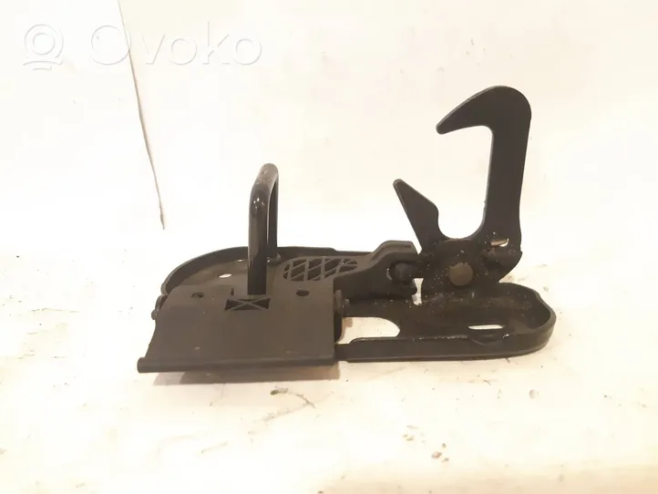 Volkswagen Touareg II Engine bonnet/hood lock/latch loop/hook 7P0823480