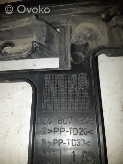 Volkswagen PASSAT B6 Etupuskurin kannake 3C9807393