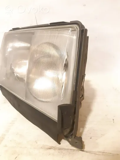 Mercedes-Benz E W124 Lampa przednia 0301073318