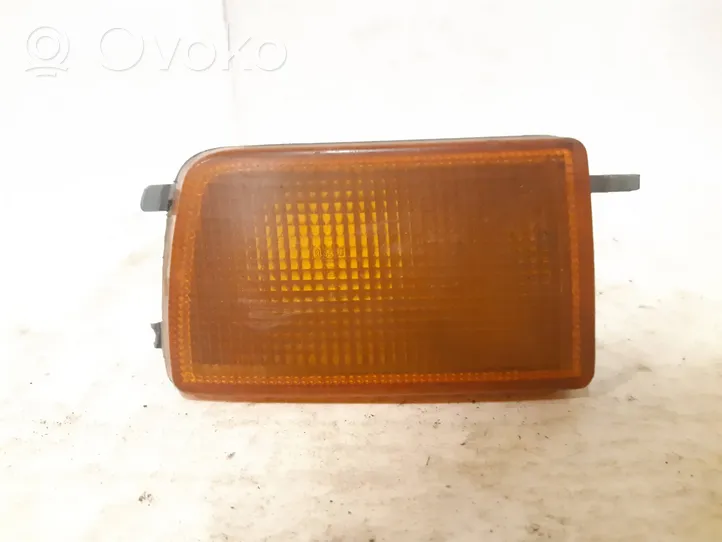 Volkswagen Golf III Front indicator light 858039